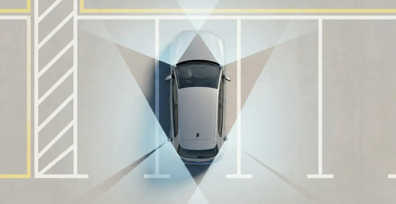 Bovenaanzicht van auto met 360-graden camerasysteem visualisatie